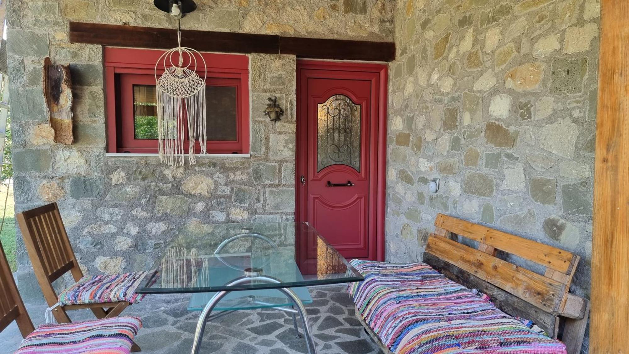 House With Big Garden And Barbeque In Nature Vourgareli Экстерьер фото